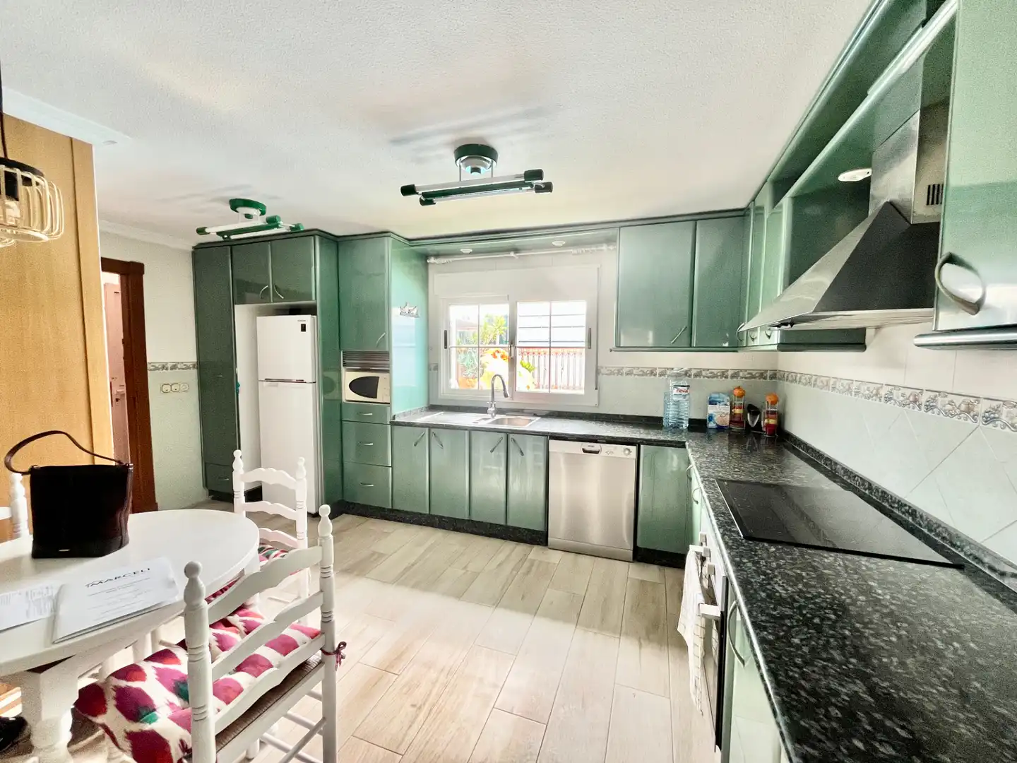 Cocina de Casa o chalet en venta en Torrevieja con Aire acondicionado, Calefacción y Jardín privado