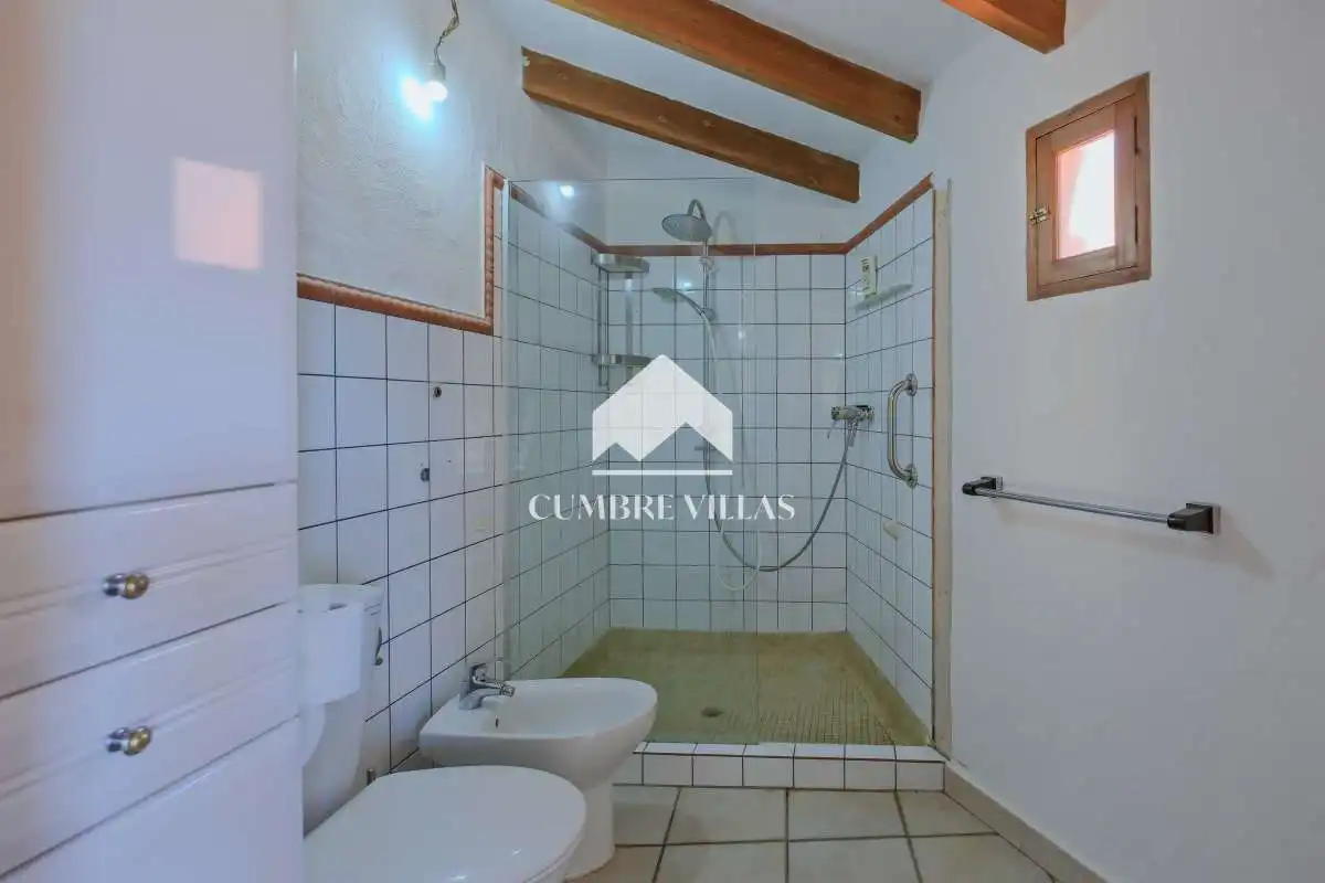 Baño de Finca rústica en venta en Almuñécar con Jardín privado, Terraza y Trastero