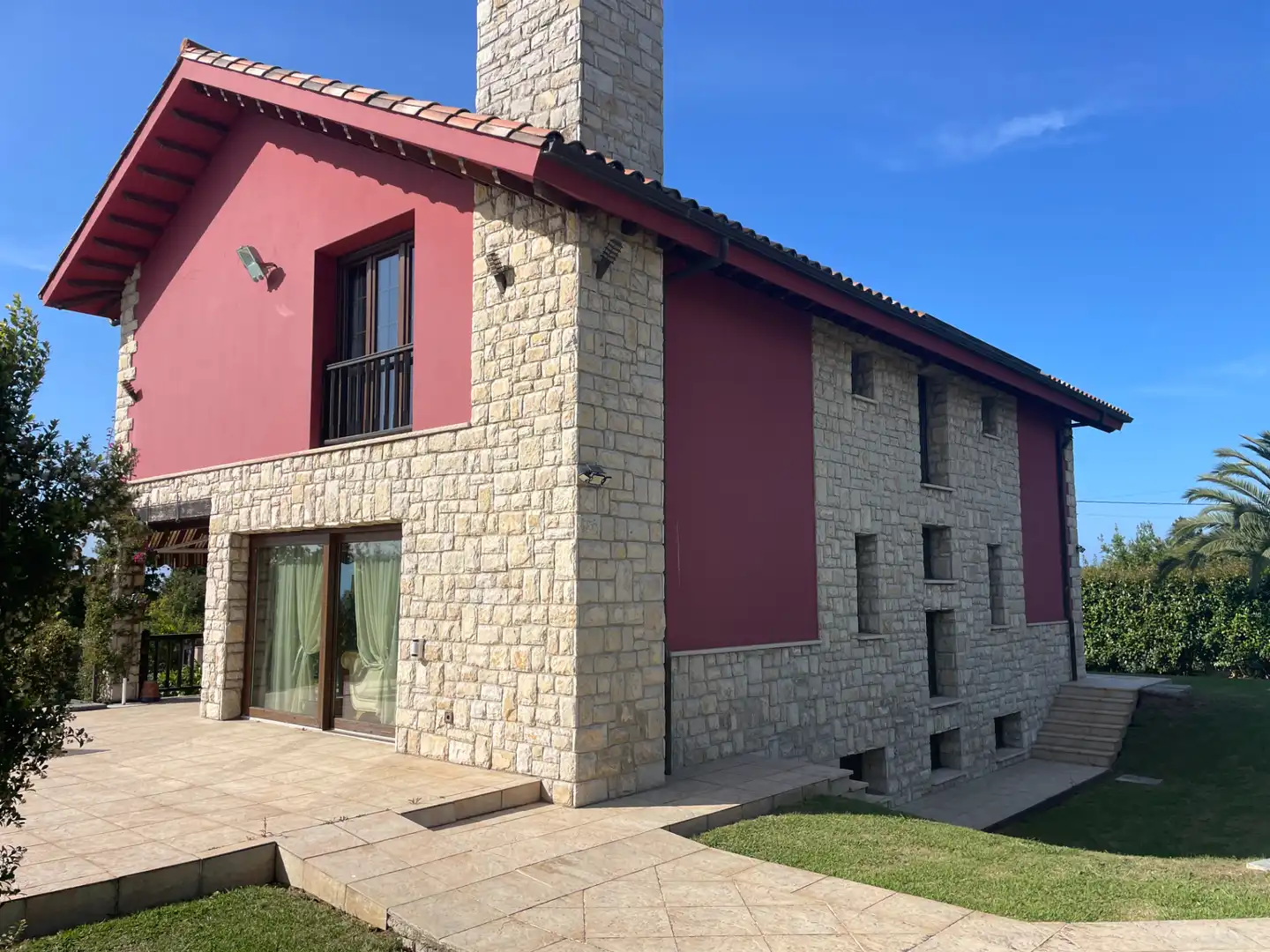 Vista exterior de Casa o xalet en venda en Gijón  amb Calefacció, Jardí privat i Parquet