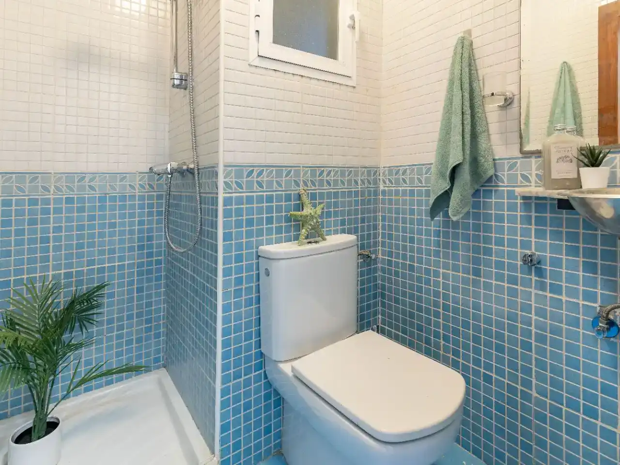 Badezimmer von Wohnung zum Verkauf in  Valencia Capital mit Balkon