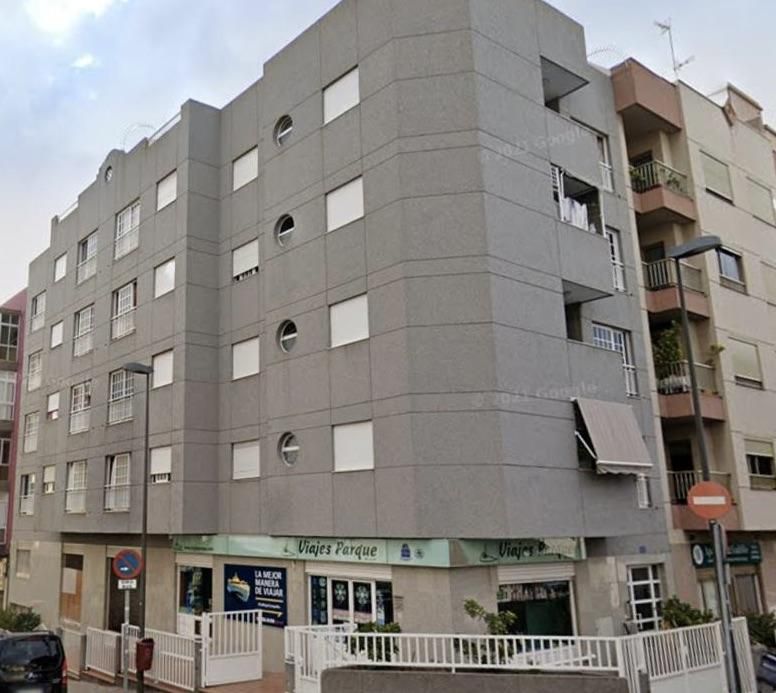 Exterior view of Flat for sale in  Santa Cruz de Tenerife Capital  with Storage room