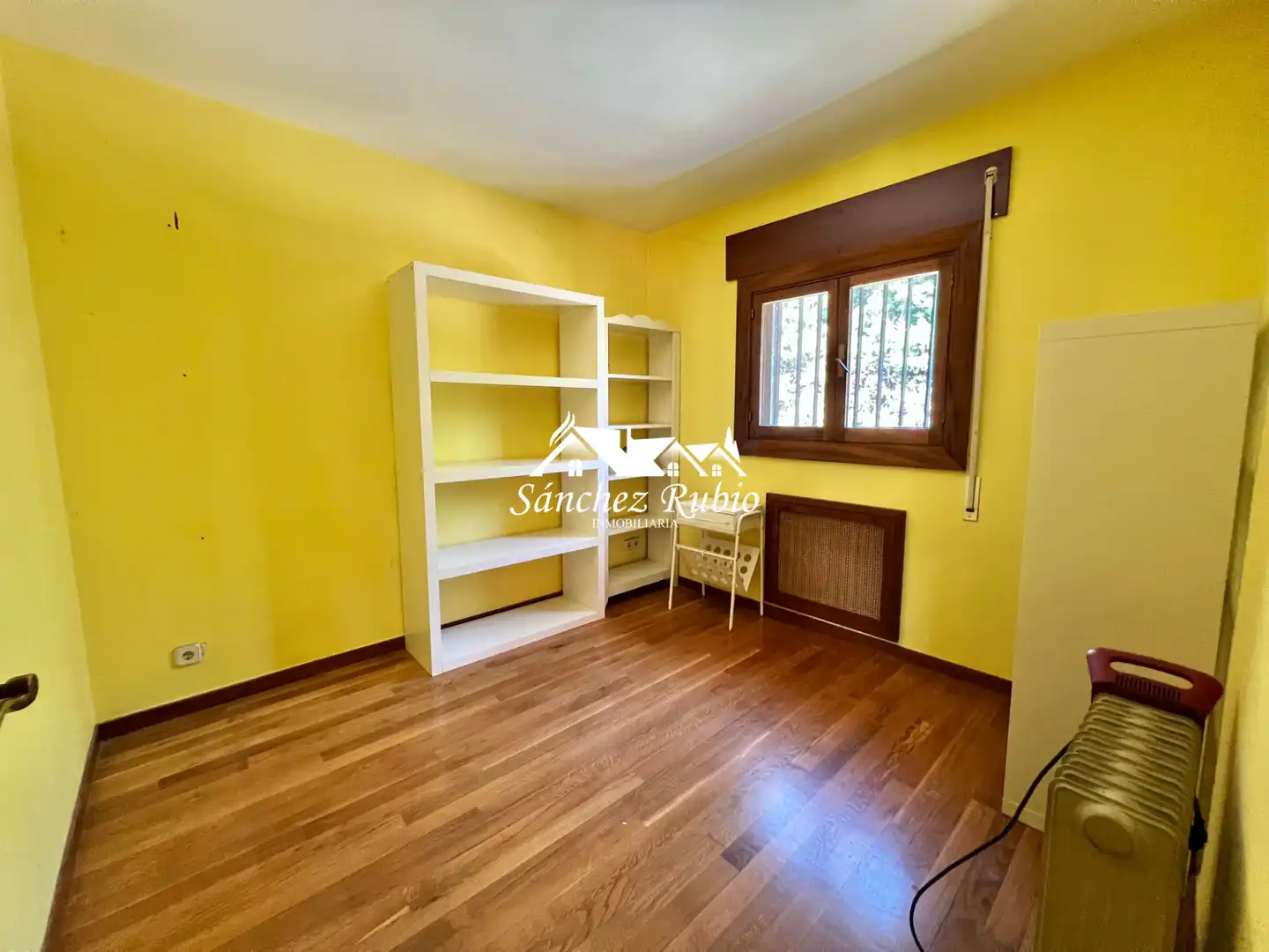 Bedroom of Houses for sale in Torrelodones  with Heating, Private garden and Parquet flooring