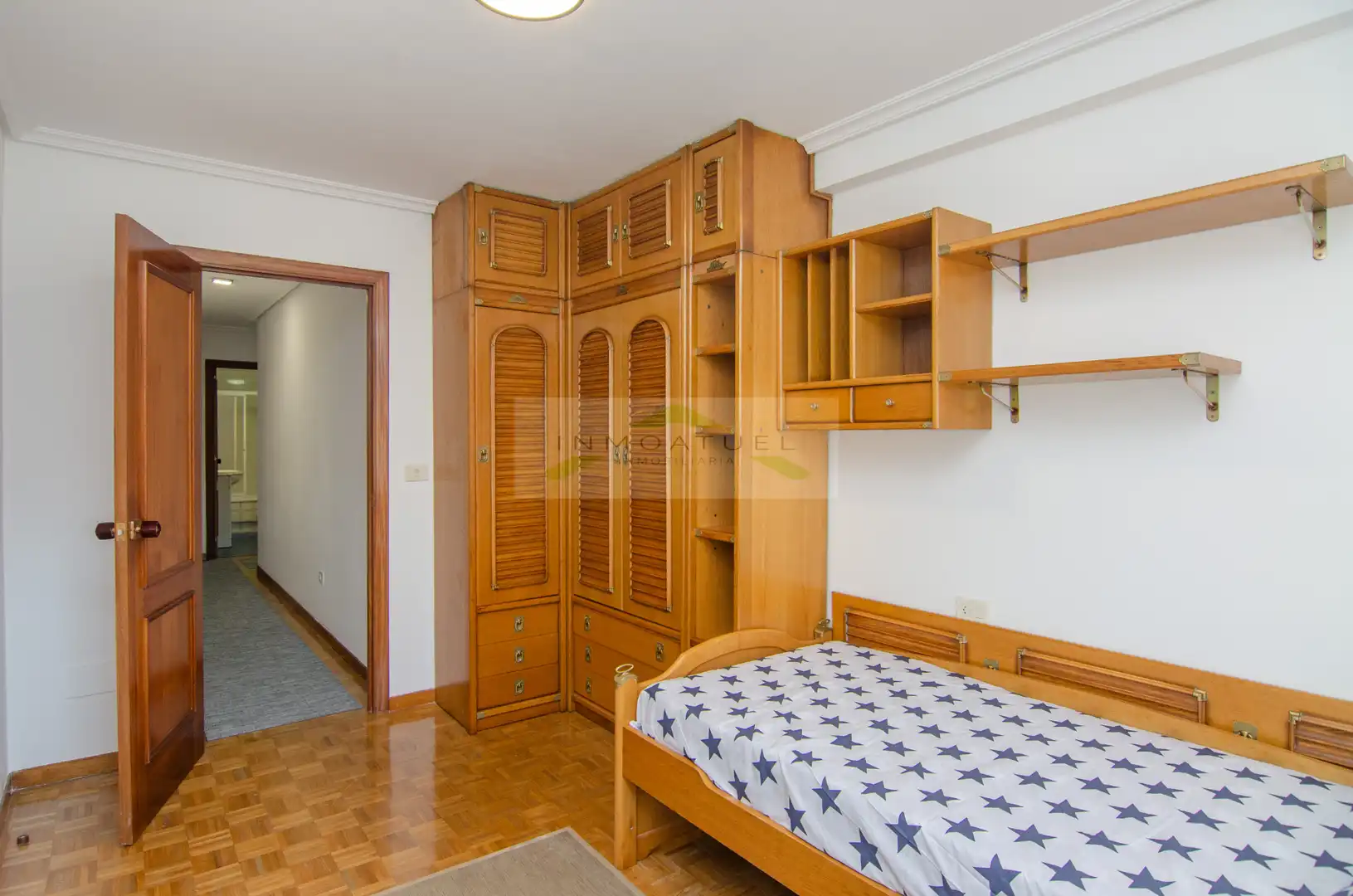 Schlafzimmer von Wohnung zur Miete in A Coruña Capital  mit Parkett, Möbliert und Ofen