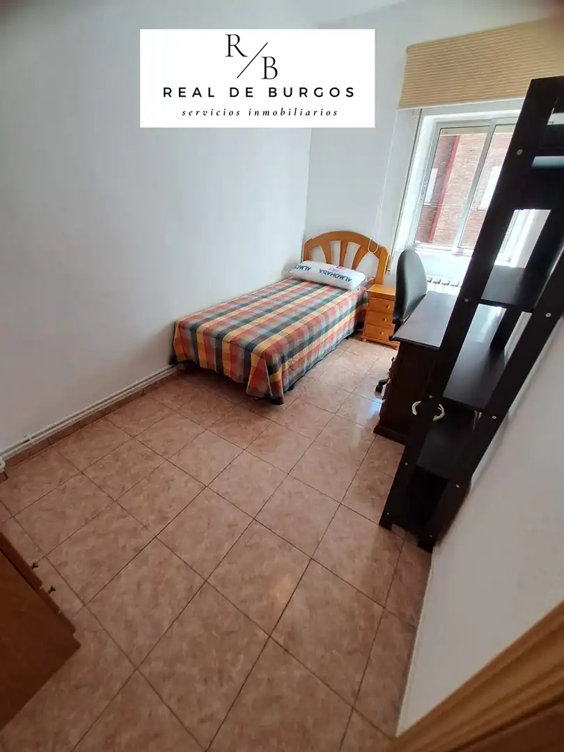 Habitación de Piso de alquiler en Valladolid con Calefacción, Terraza y Amueblado