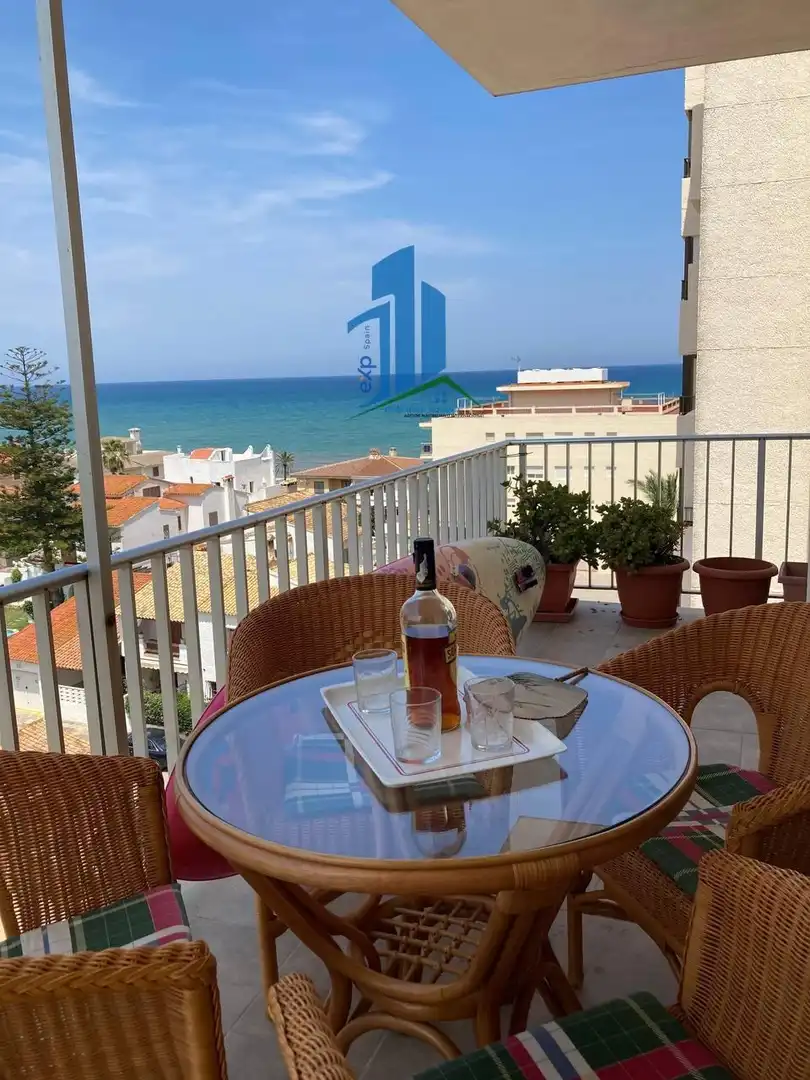 Vista exterior de Piso en venta en Sueca con Terraza, Trastero y Piscina comunitaria