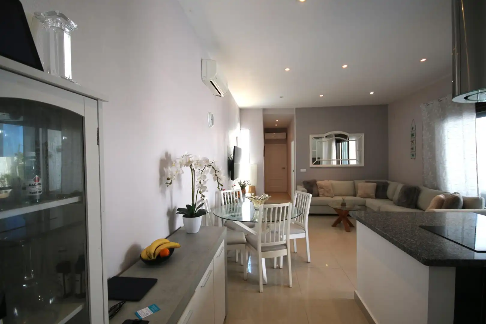 Sala d'estar de Casa o xalet en venda en Ayamonte amb Aire condicionat, Piscina i Jacuzzi
