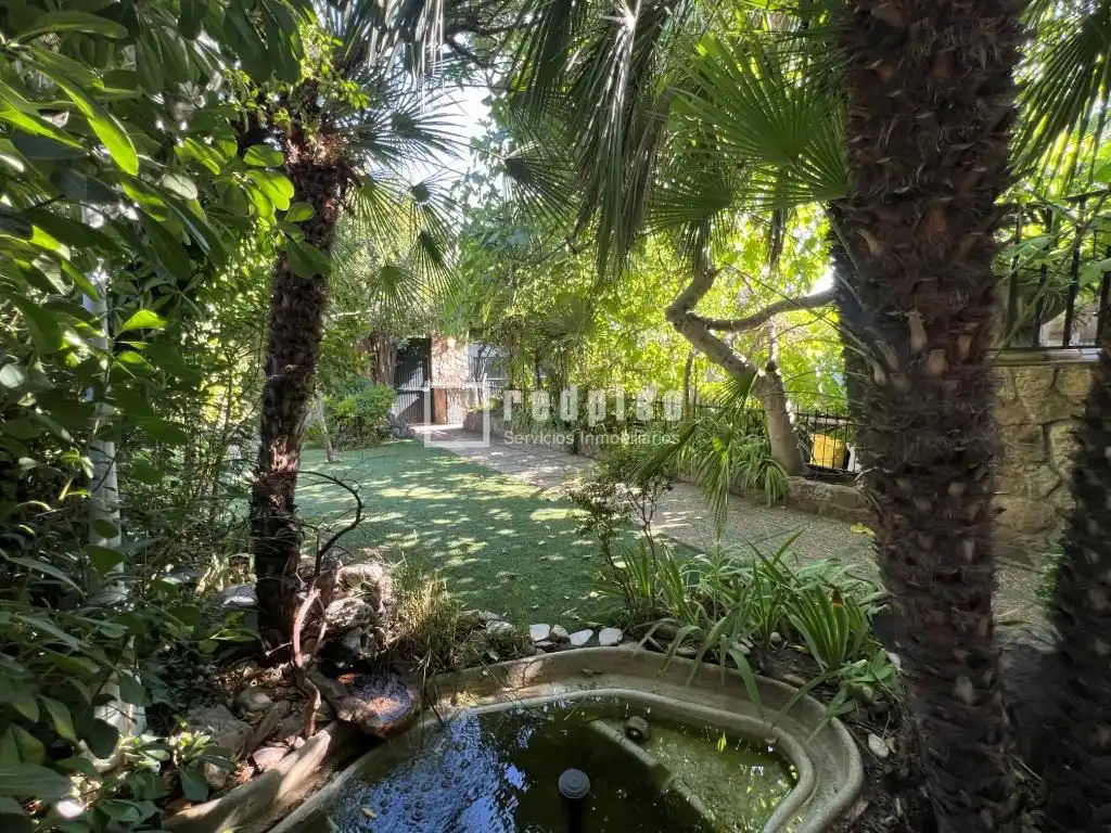 Jardí de Casa o xalet de lloguer en Madrid amb Aire condicionat, Calefacció i Jardí privat