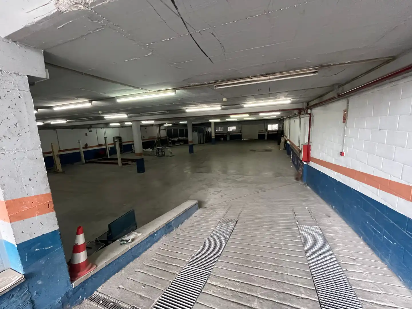 Parking de Nave industrial en venta en Sant Esteve Sesrovires
