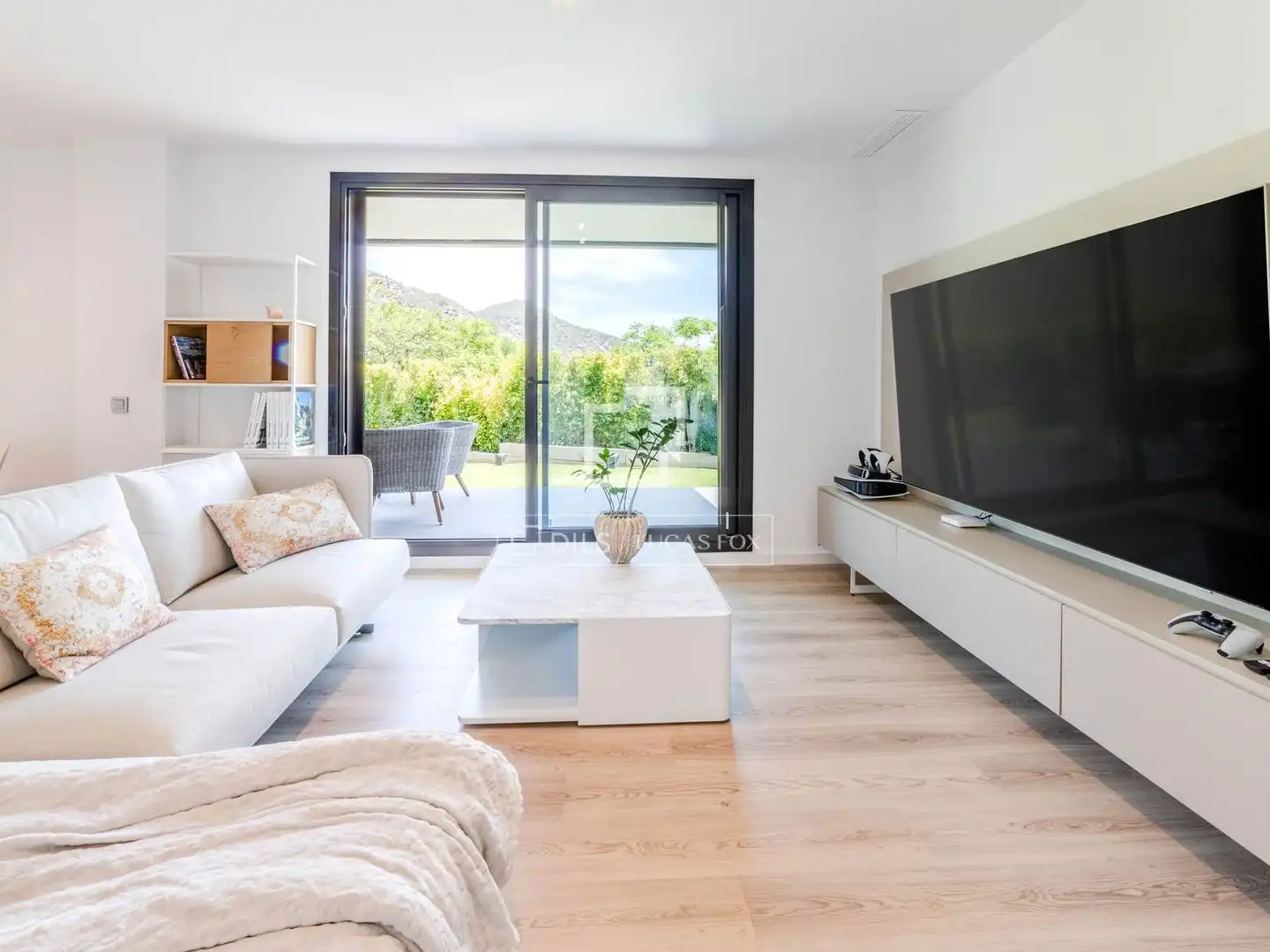Sala de estar de Piso en venta en Sitges con Aire acondicionado, Calefacción y Jardín privado