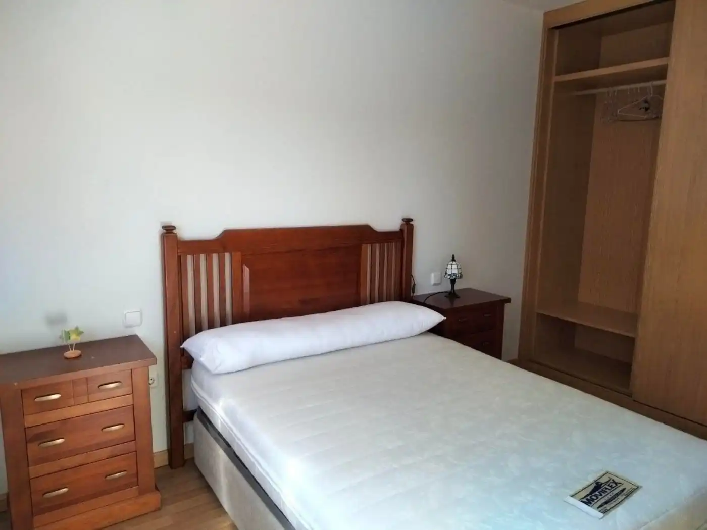 Habitación de Piso en venta en Valderas con Parquet, Amueblado y TV