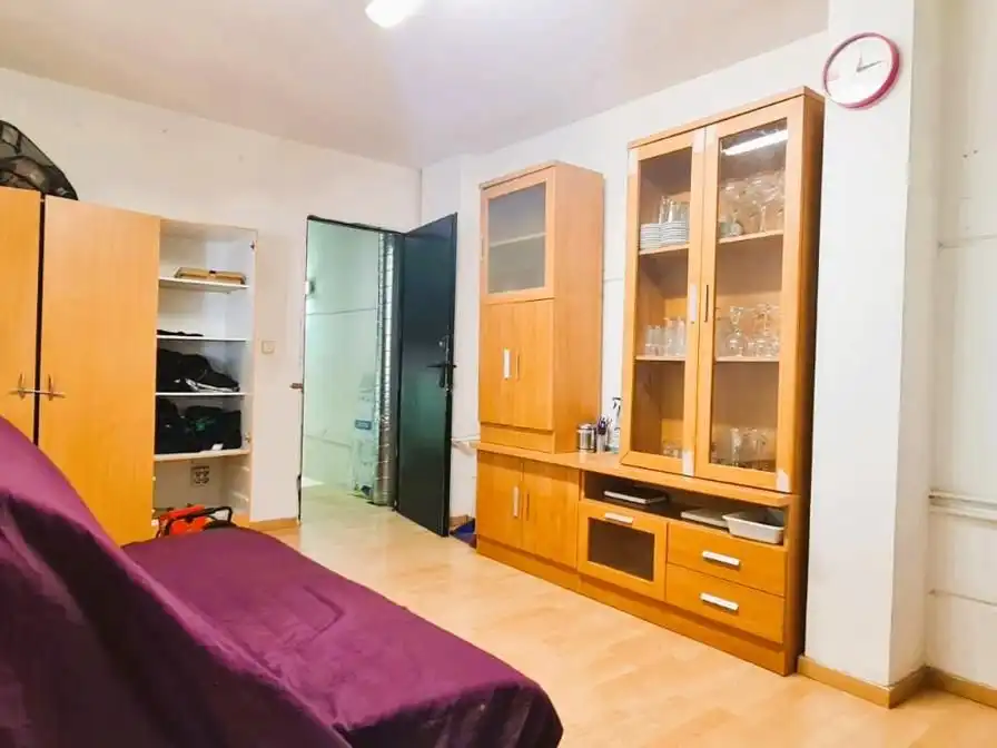 Habitación de Local en venta en Camarma de Esteruelas con Alarma