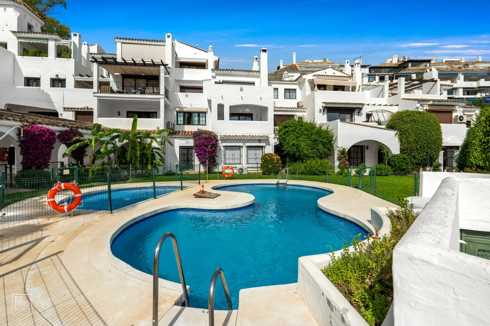 Vista exterior de Àtic en venda en Nueva Andalucía