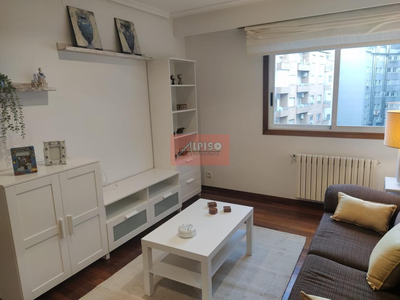 Sala d'estar de Apartament de lloguer en Ourense Capital  amb Calefacció, Parquet i Traster
