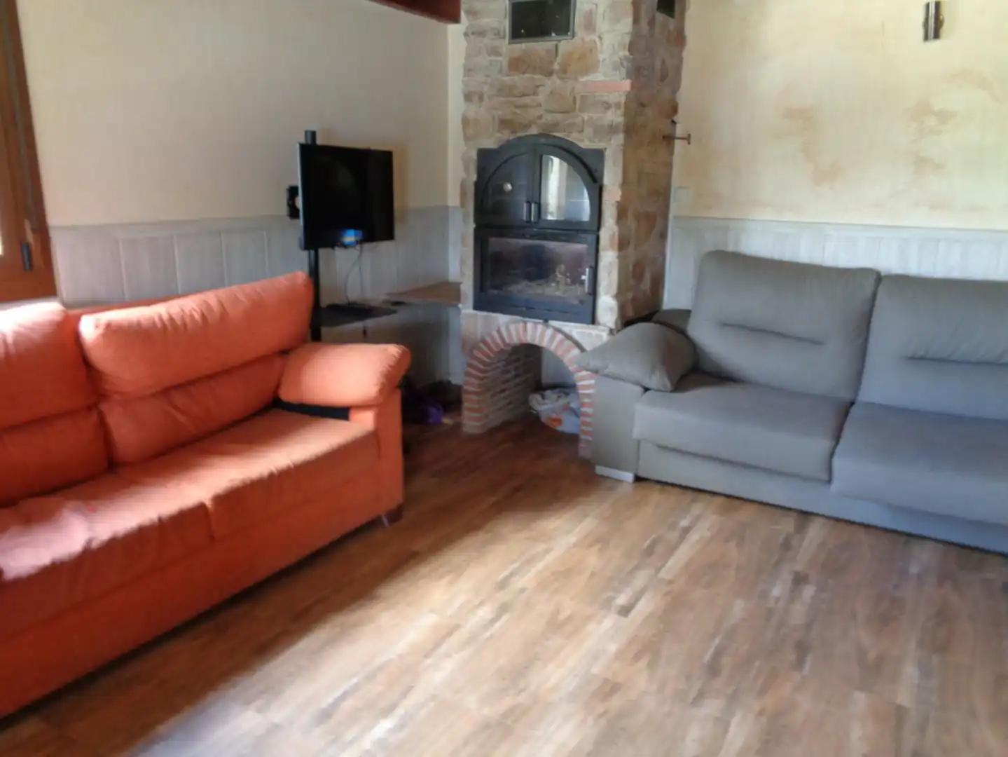 Sala de estar de Finca rústica en venta en Tricio con Jardín privado, Terraza y Amueblado