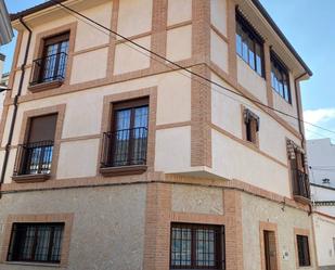 Vista exterior de Casa o xalet en venda en Navalmoral de la Mata amb Aire condicionat, Calefacció i Moblat