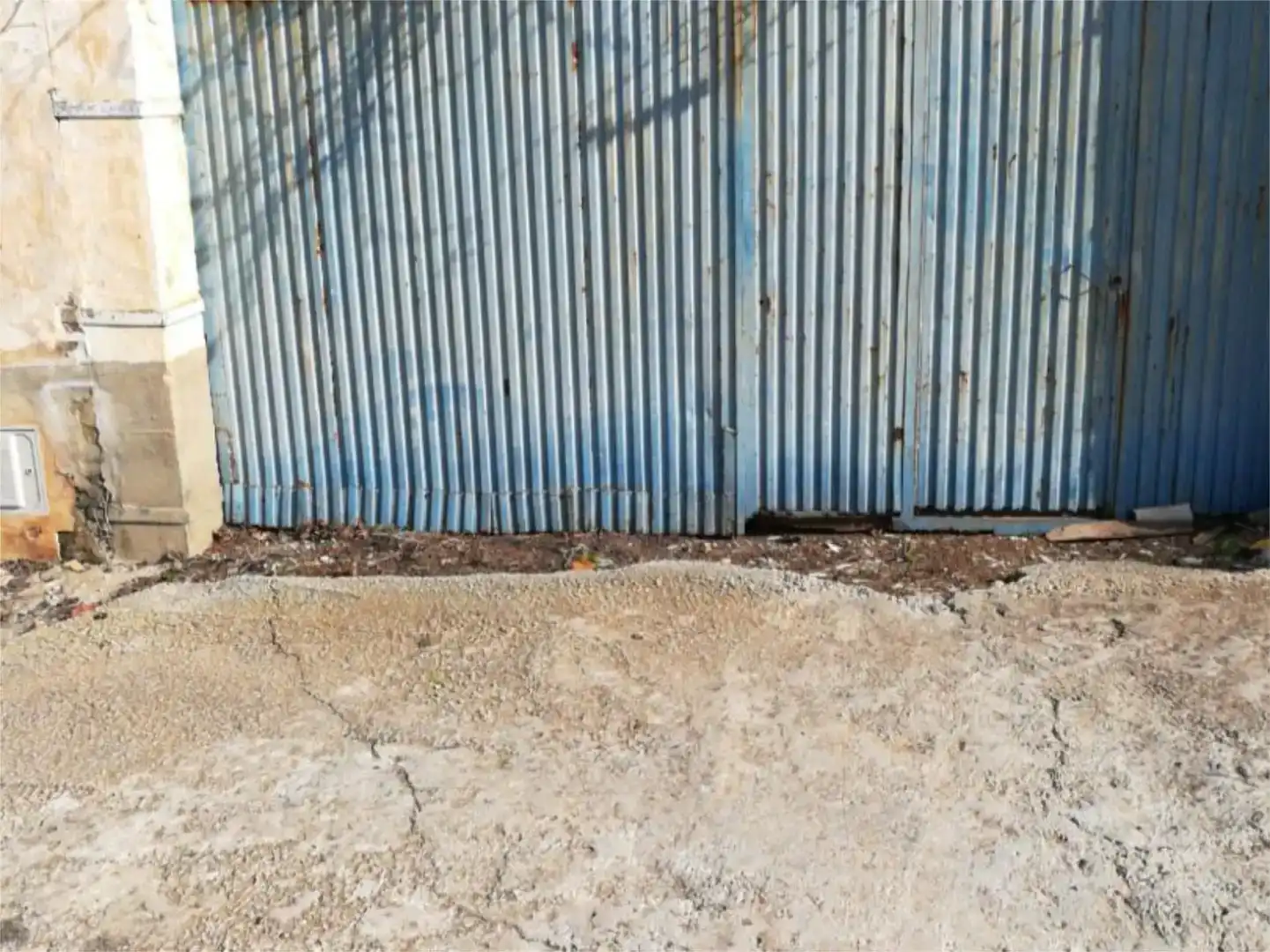 Außenansicht von Fabrikhallen zur Miete in Torrox