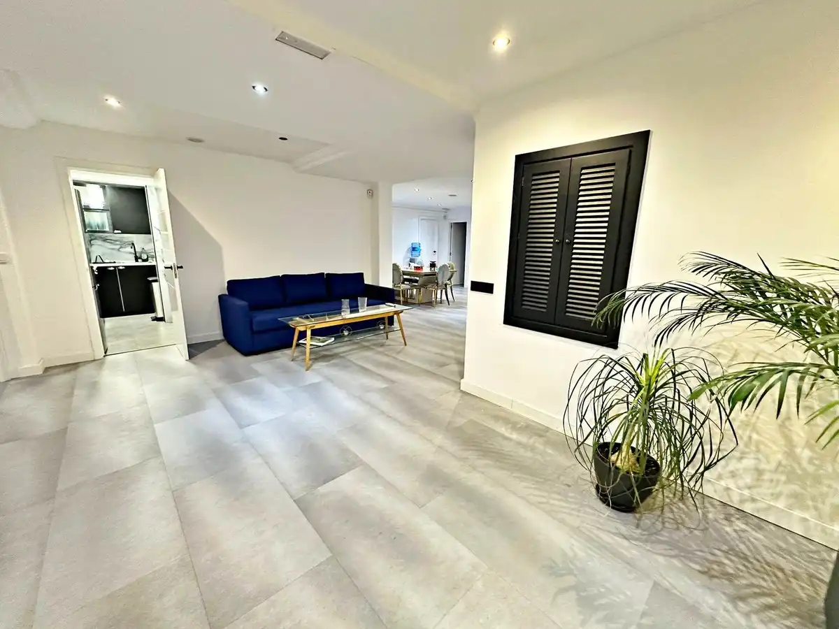 Office for sale in Estepona  with Storage room