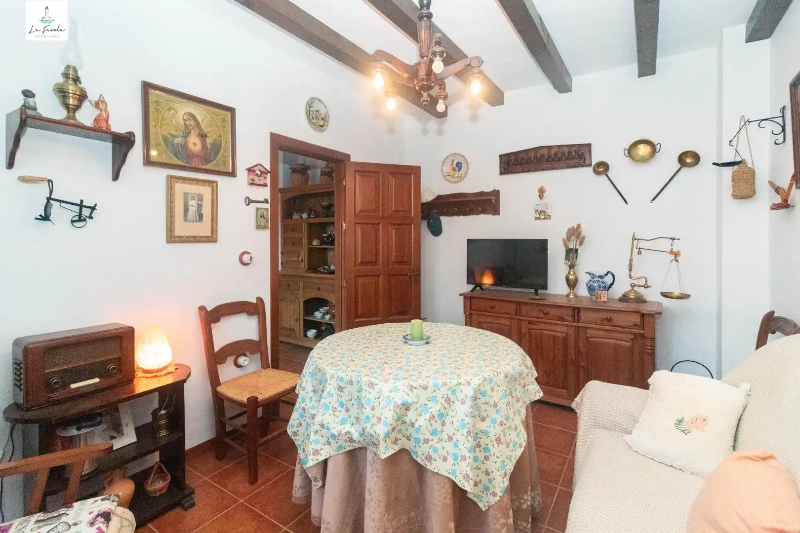 Sala d'estar de Casa adosada en venda en Archidona amb Jardí privat i Moblat