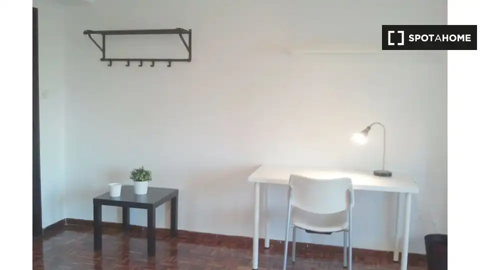 Dining room of Flat for rent in Zaragoza  with Air Conditioner, Heating and Furnished