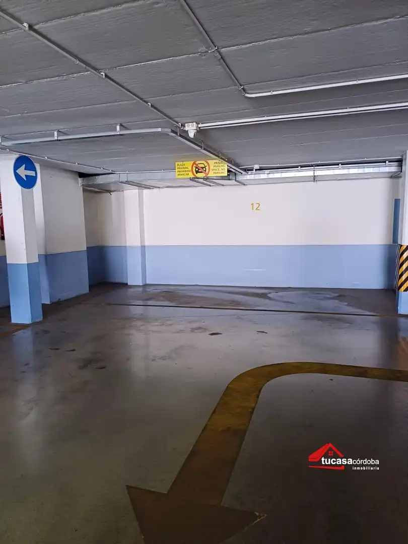 Parking de Piso en venta en Córdoba con Terraza, Trastero y Amueblado