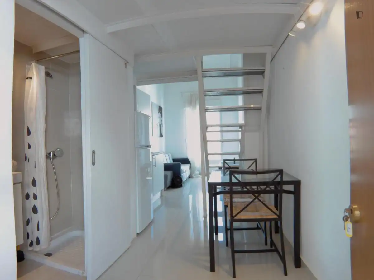 Study for rent in Puerta del Ángel