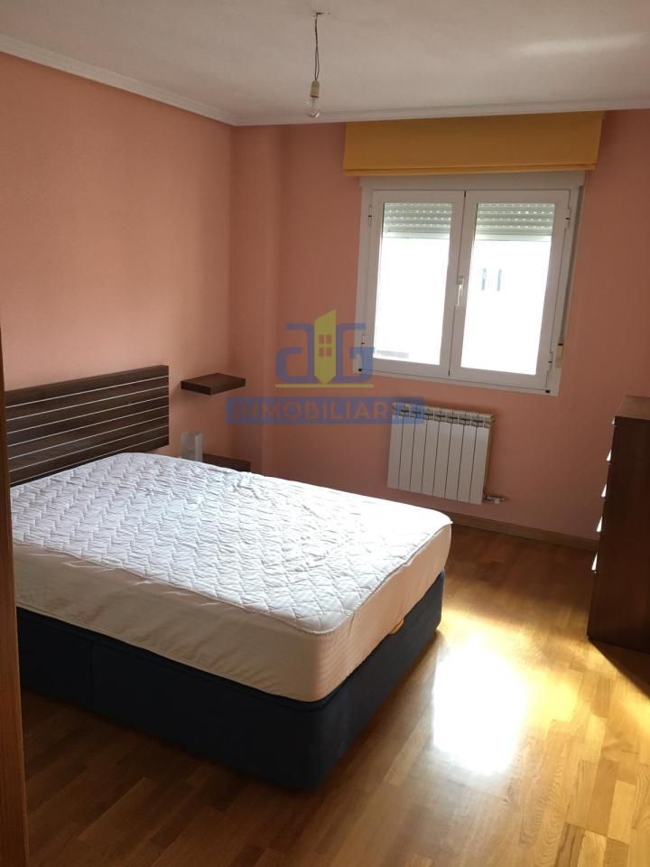 Dormitori de Apartament de lloguer en Villaquilambre amb Calefacció, Terrassa i Traster