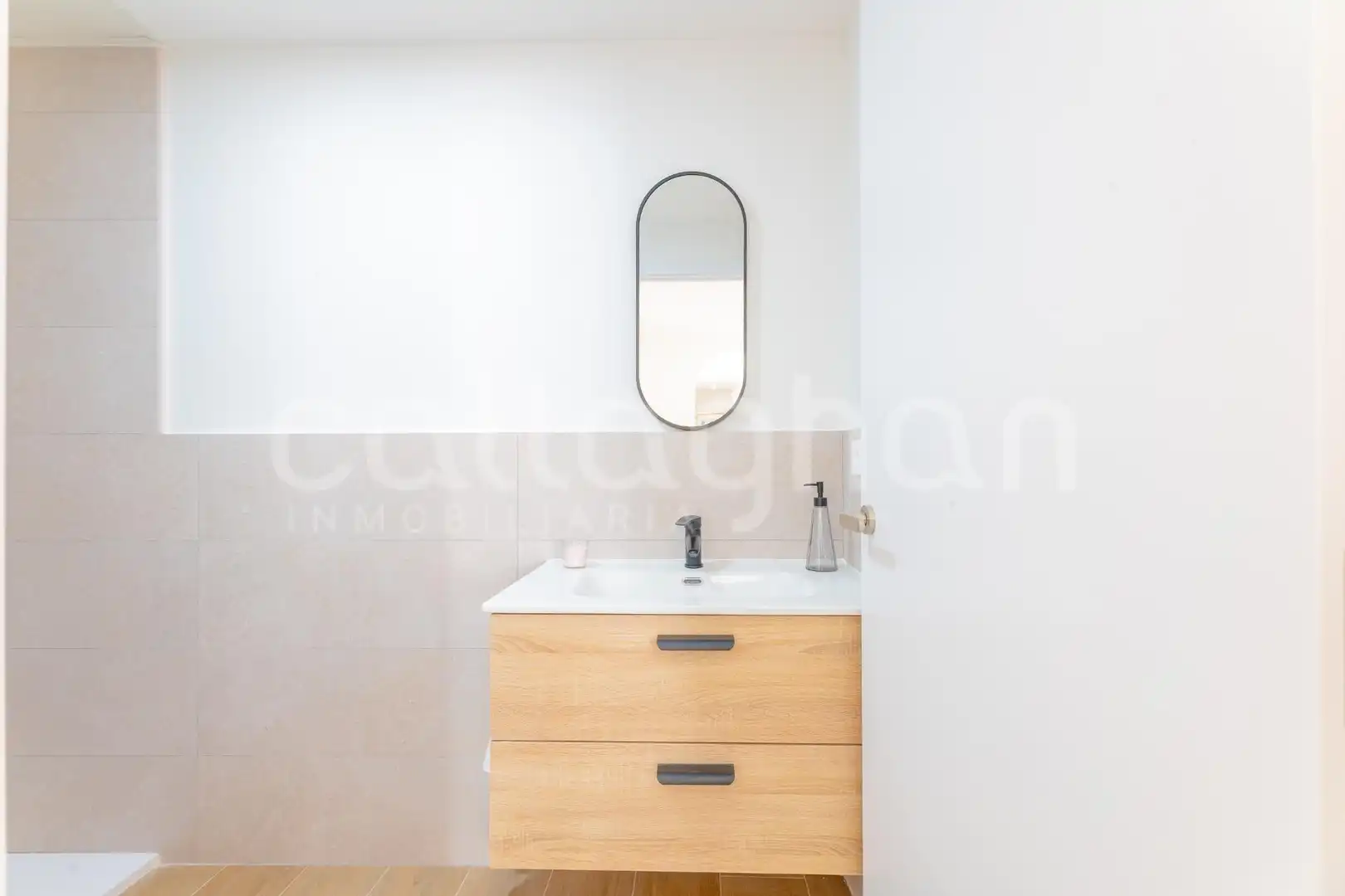 Baño de Piso en venta en Burriana / Borriana