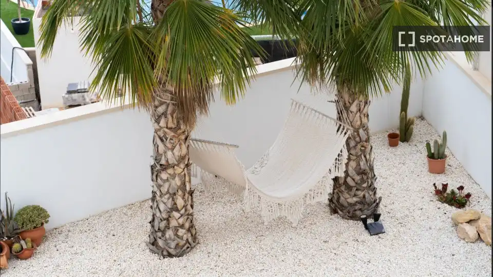 Terraza de Apartamento para compartir en Finestrat con Aire acondicionado, Terraza y Amueblado