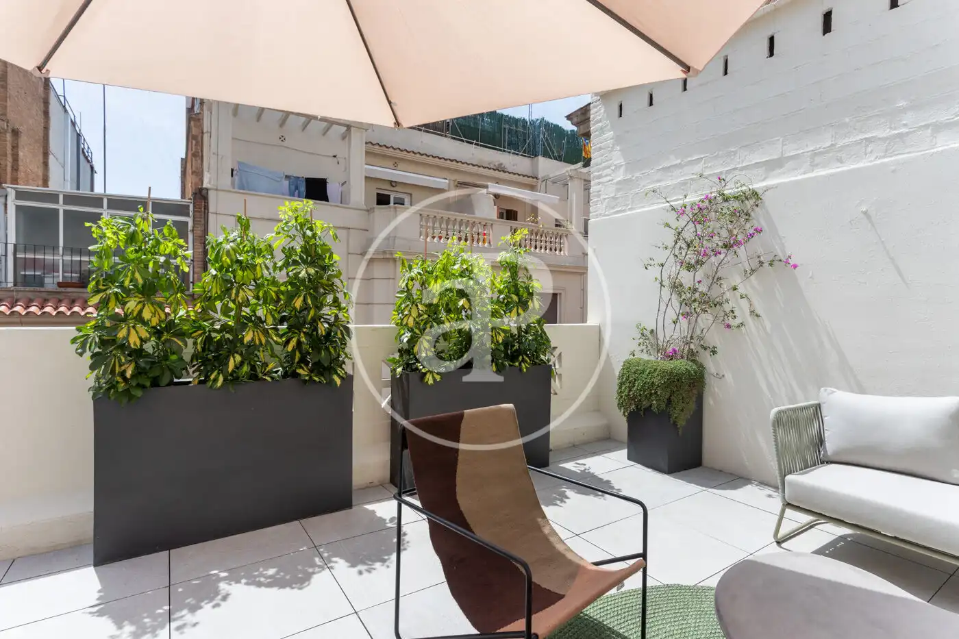Appartamento con terrazza in affitto a Trav. de Dalt, imagen 25