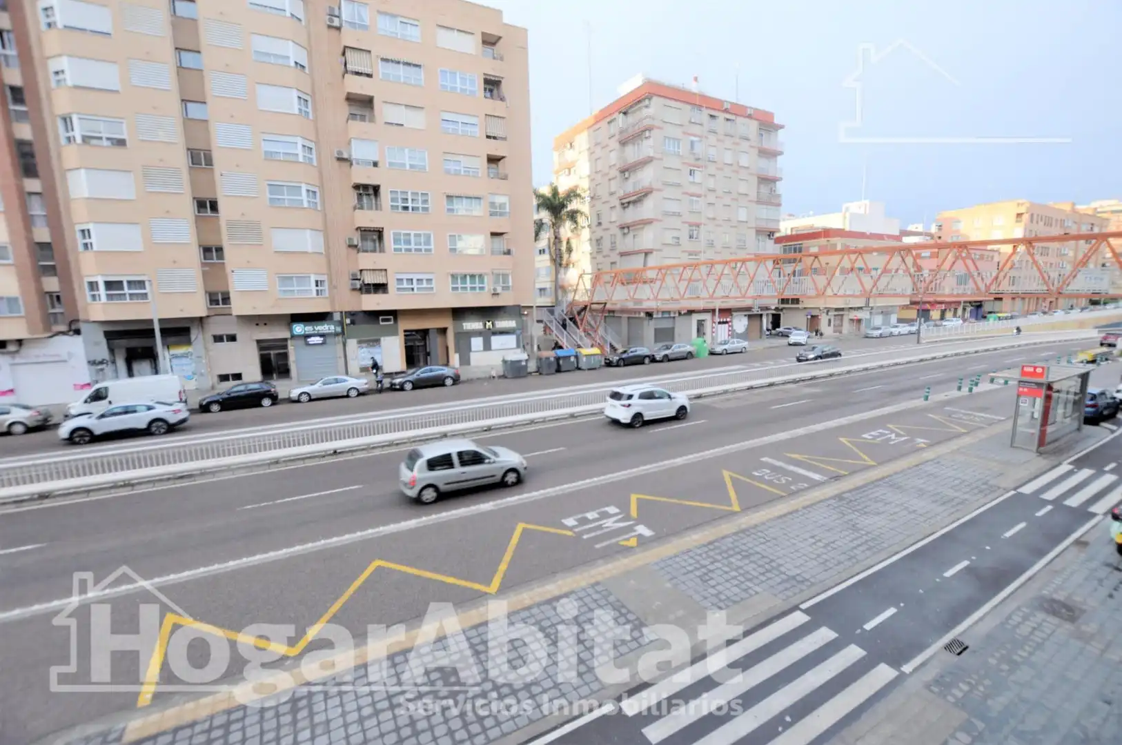Außenansicht von Wohnung zum Verkauf in Valencia mit Klimaanlage, Heizung und Terrasse