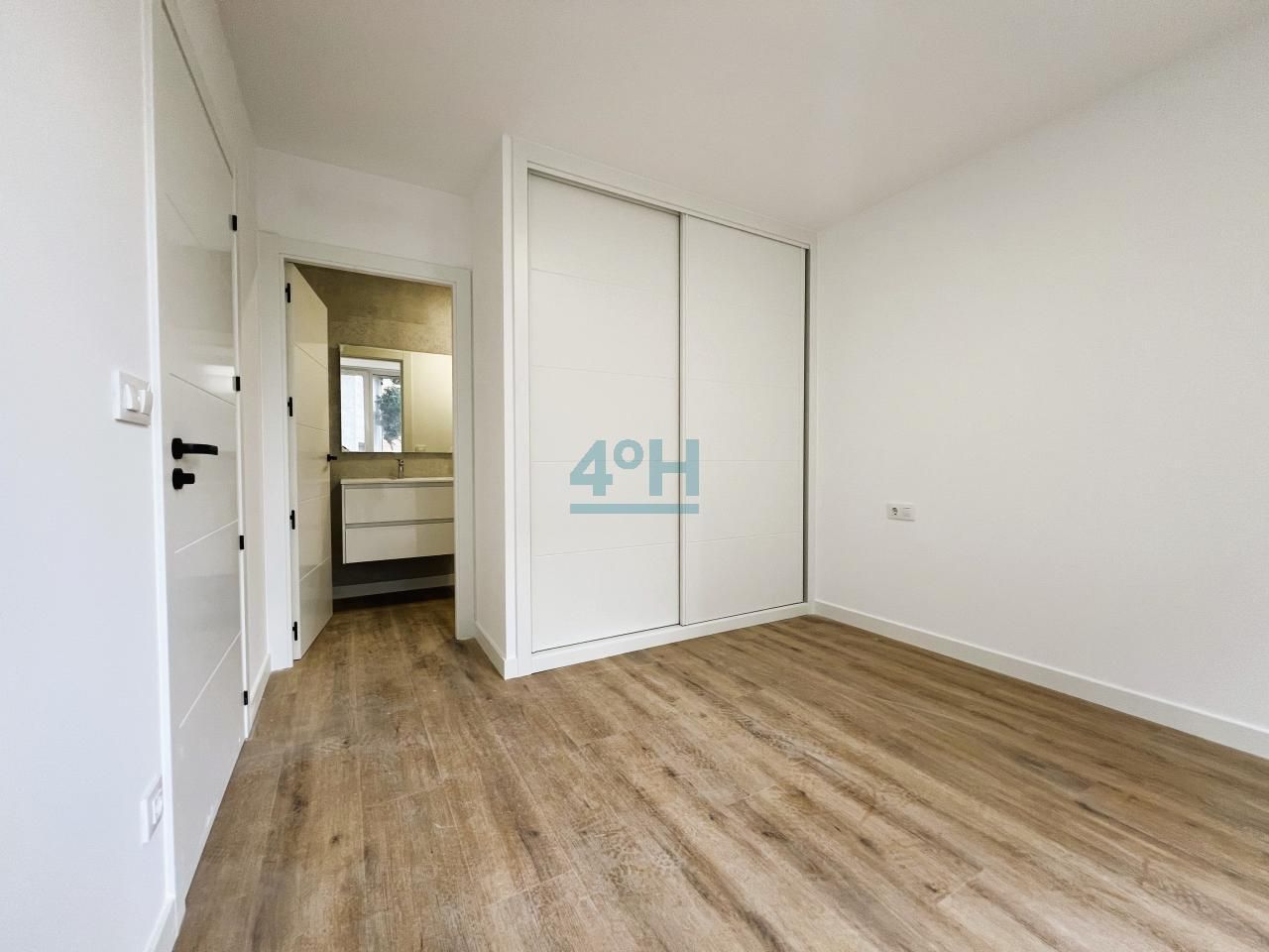 Habitación de Piso en venta en Ourense Capital  con Calefacción y Balcón