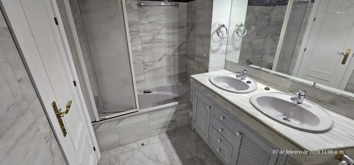 Piso de alquiler en camilo jose cela, La Buhaira