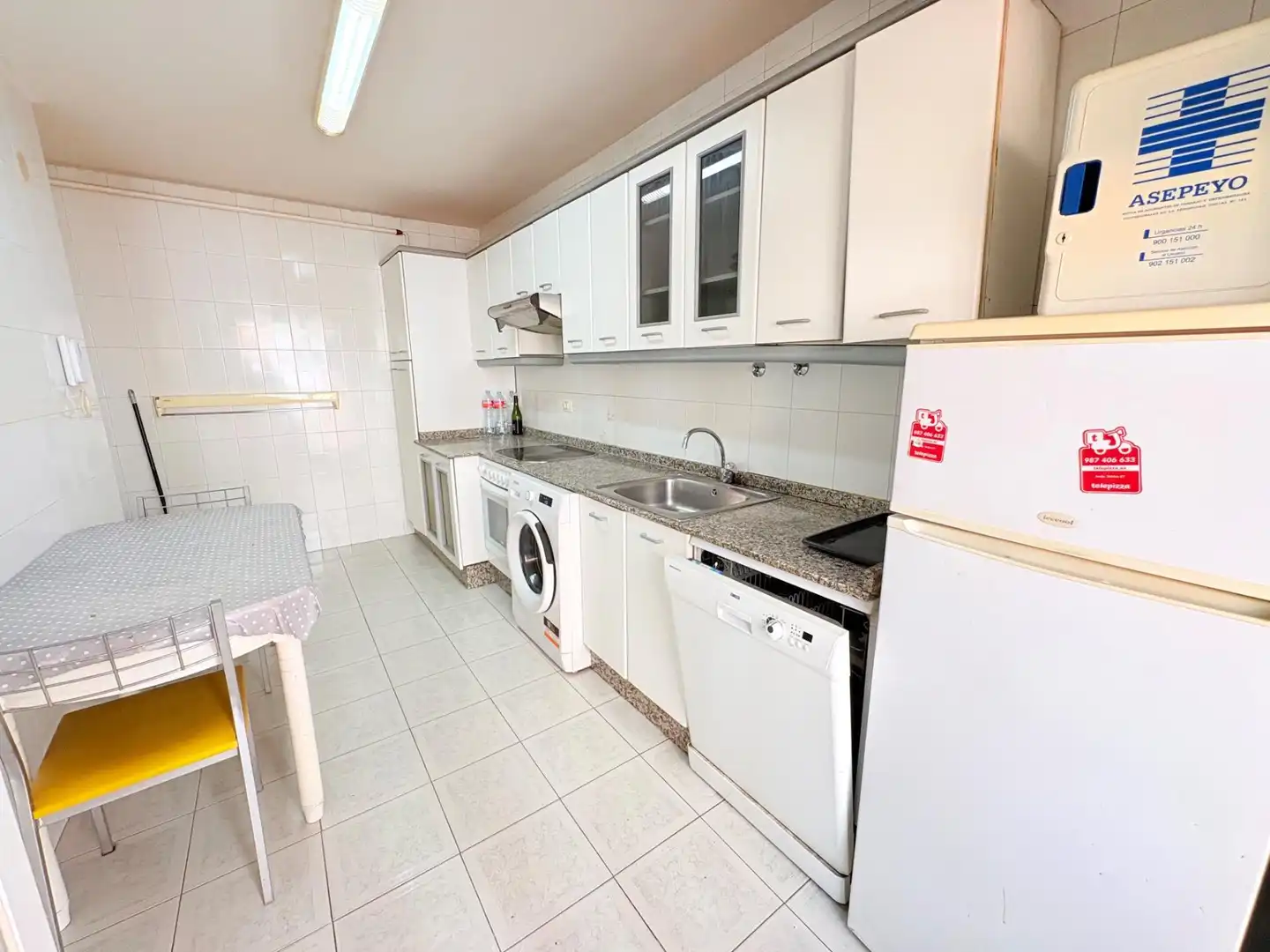 Cocina de Piso en venta en Ponferrada con Calefacción, Trastero y Amueblado