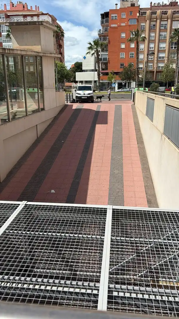 Aparcamiento en alquiler en Avenida AvdJuan Carlos I, imagen 2