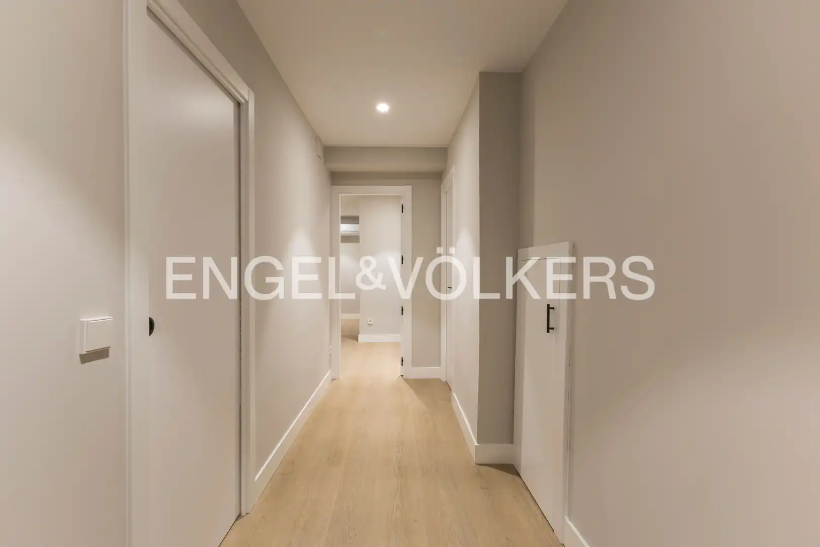 Apartments for rent in Madrid  with Air Conditioner and Heating