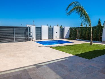 Chalet con piscina en venta en Calle Maestro Joaquín Cánovas
