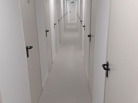 Box room to rent in  Madrid Capital  with Alarm