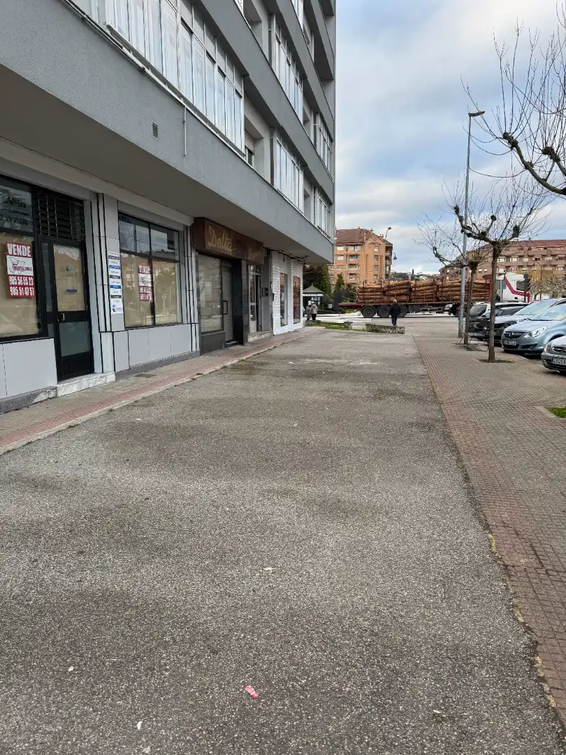 Local comercial en venda a Travesía Ferrota 3