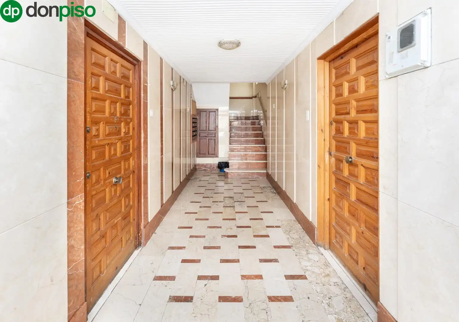 Flat for sale in Granada  with Air Conditioner
