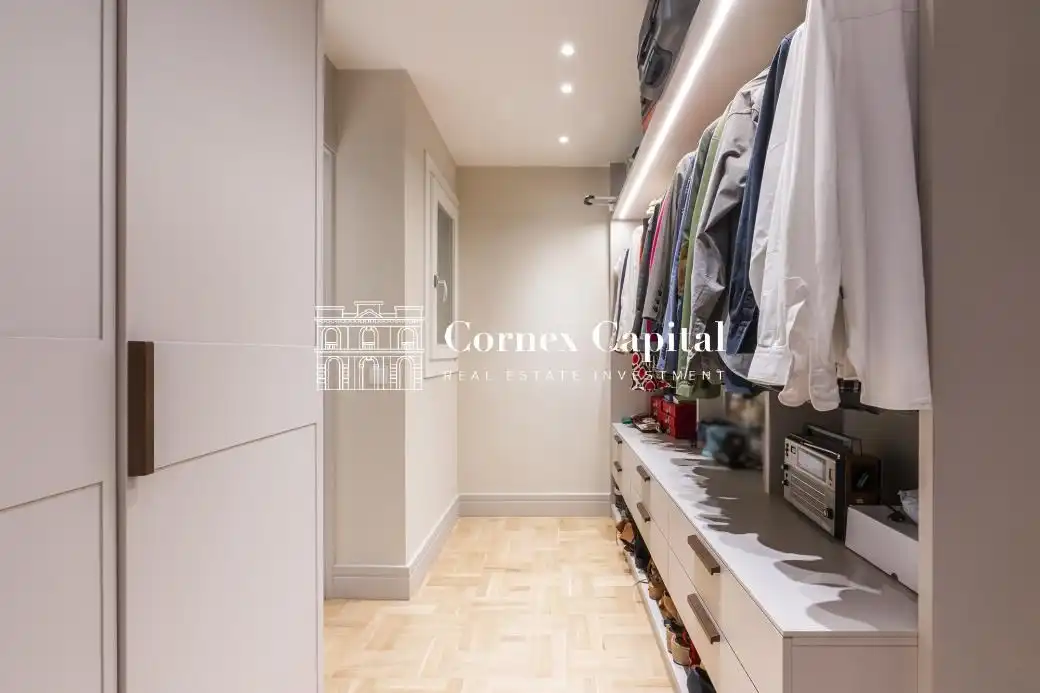 Piso en venta en Barcelona con Aire acondicionado, Terraza y Trastero