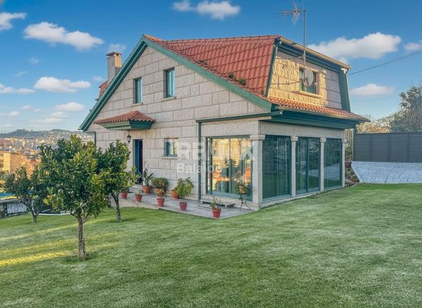 Exterior view of House or chalet for sale in Vigo   with Heating, Private garden and Terrace