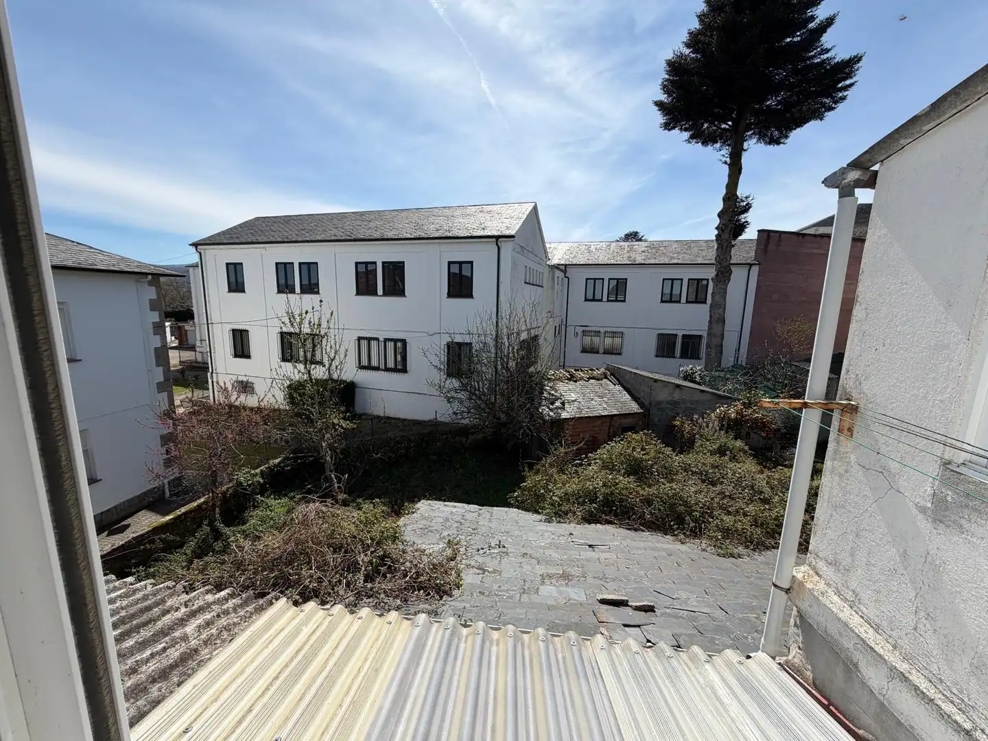 Vista exterior de Casa adosada en venta en A Pobra de Trives  con Amueblado, Lavadora y Microondas