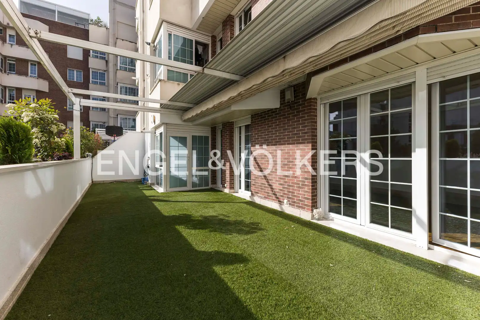 Terrace of Flat for sale in  Madrid Capital  with Air Conditioner, Heating and Private garden