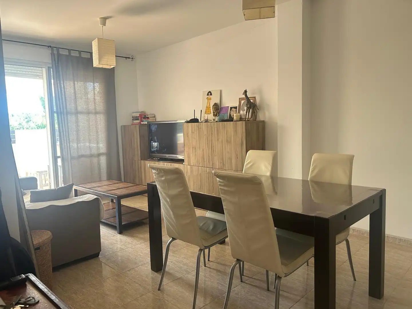 Esszimmer von Einfamilien-Reihenhaus zum Verkauf in Alcanar mit Klimaanlage, Privatgarten und Abstellraum