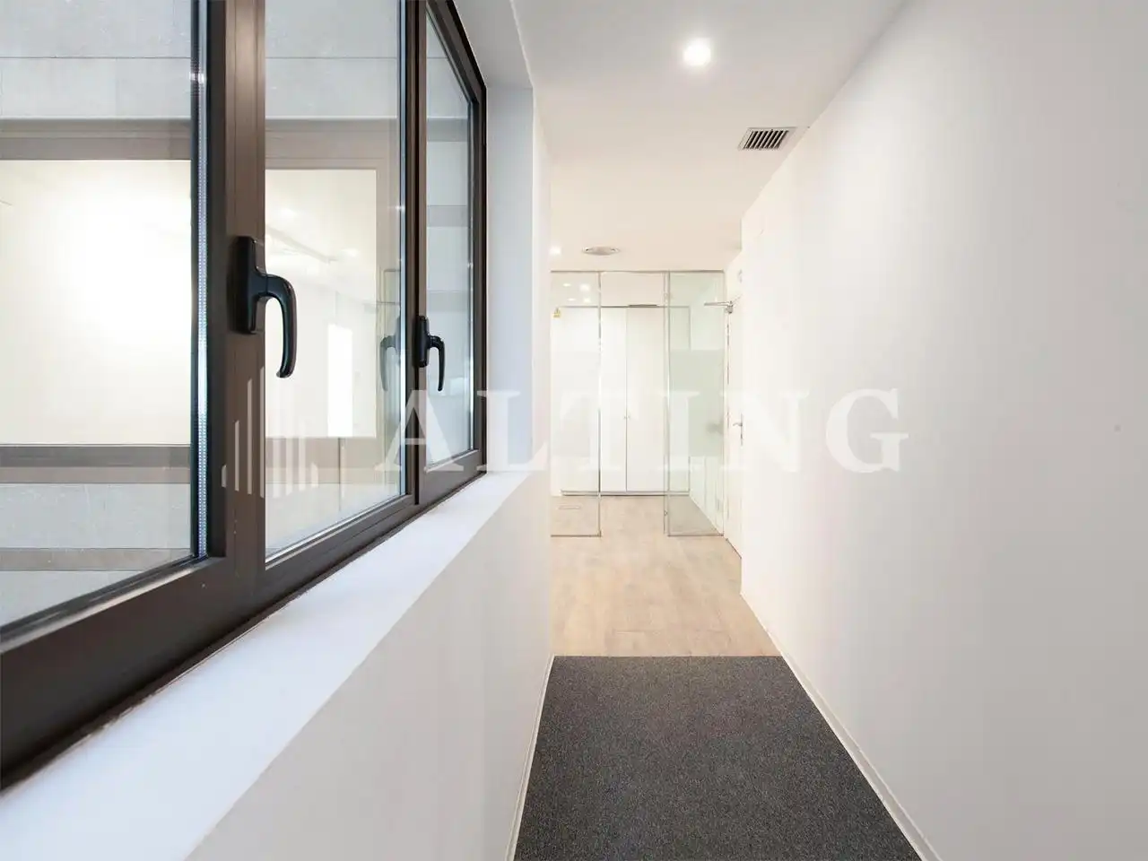 Office space with lift to rent in Catalunya, imagen 33
