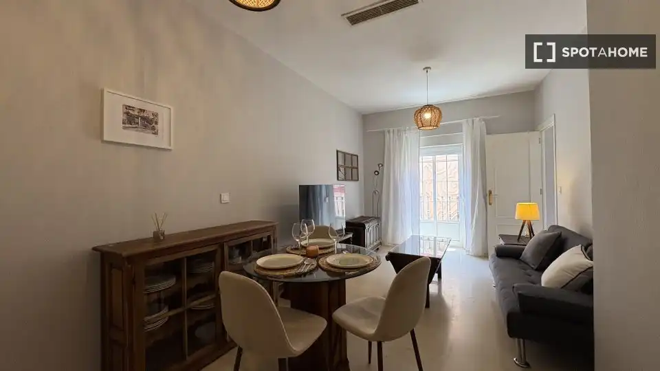 Zimmer in Triana Casco Antiguo