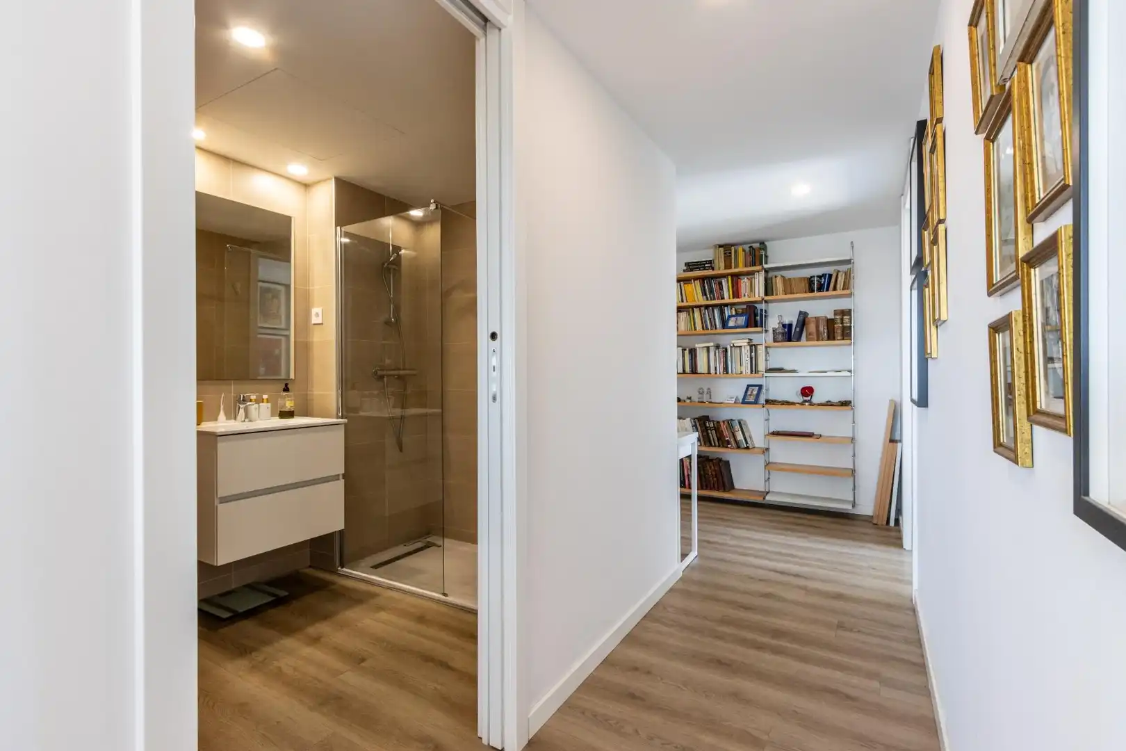 Bathroom of Flat for sale in Sabadell  with Heating, Terrace and Community pool