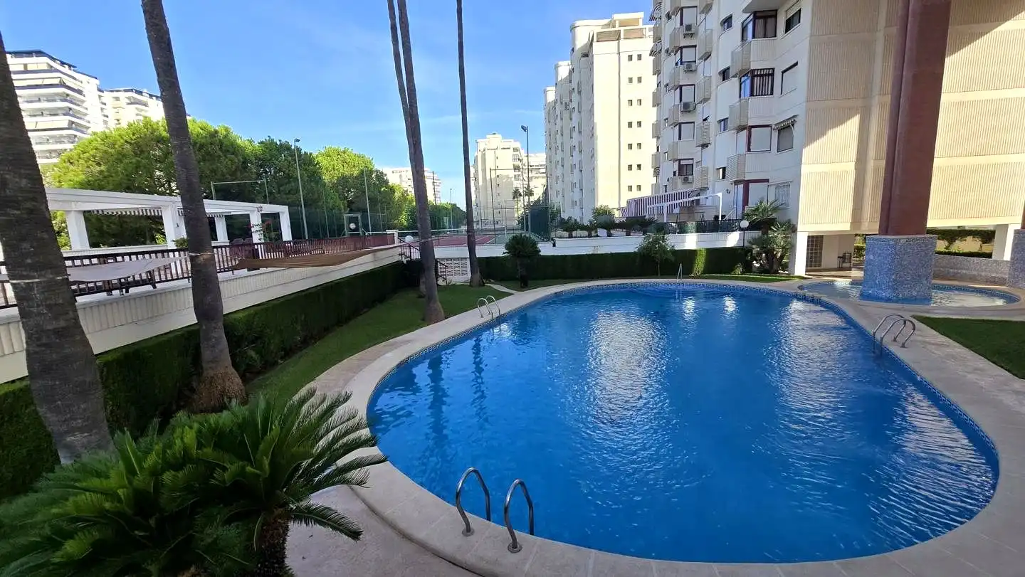 Schwimmbecken von Wohnung zum Verkauf in Gandia mit Klimaanlage, Terrasse und Möbliert
