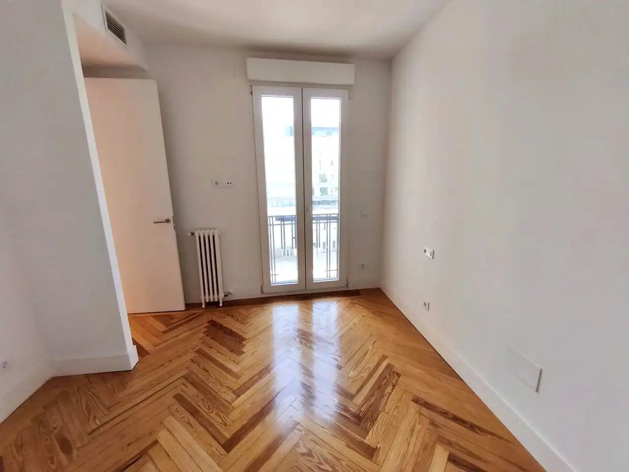 Schlafzimmer von Wohnung zur Miete in Madrid mit Terrasse