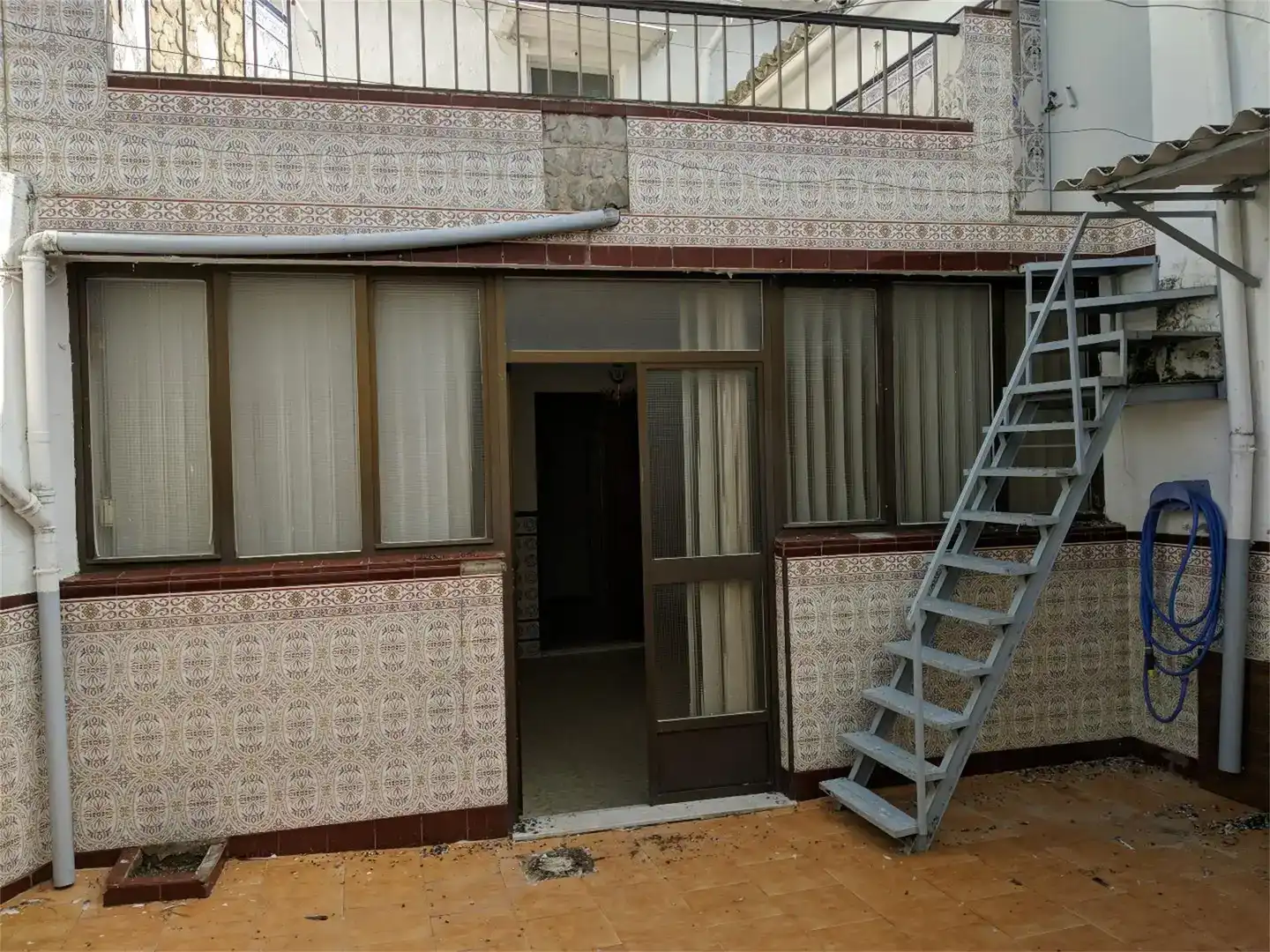 Vista exterior de Piso en venta en Porcuna con Trastero